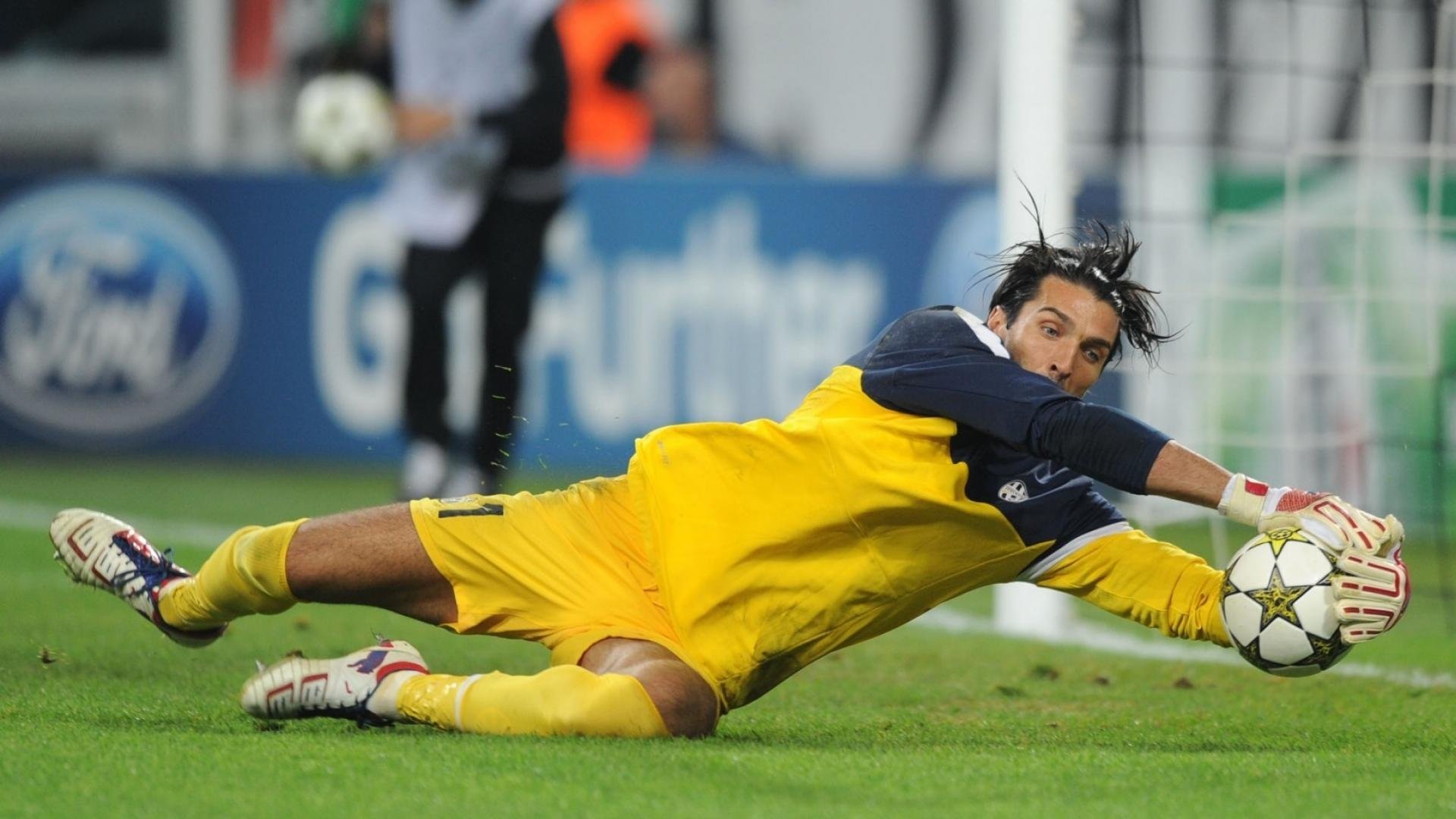 体育界的平行宇宙！莎拉波娃20赛季回春，莱万跨界快船虐菜，巴特勒助攻也要抢？